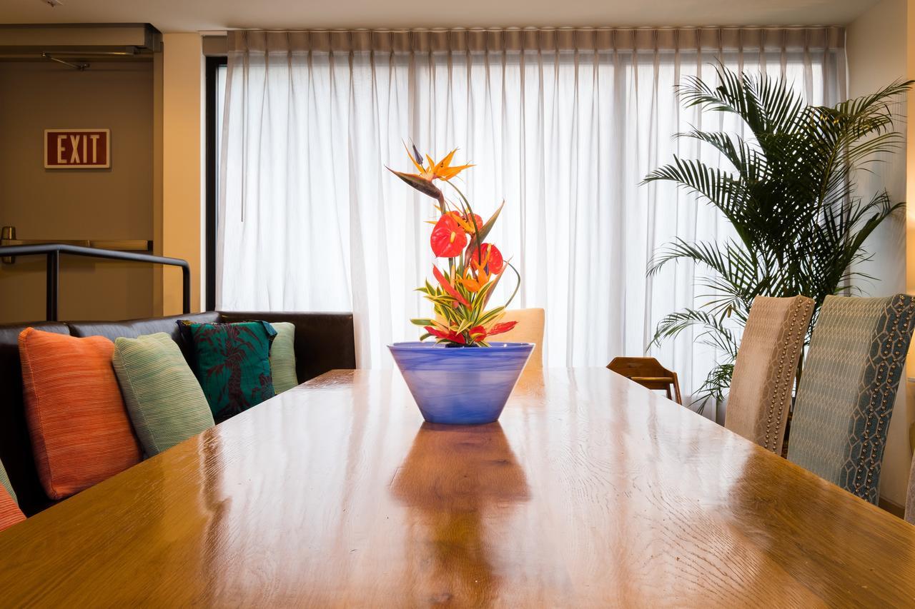 Vive Hotel Waikiki Хонолулу Екстериор снимка