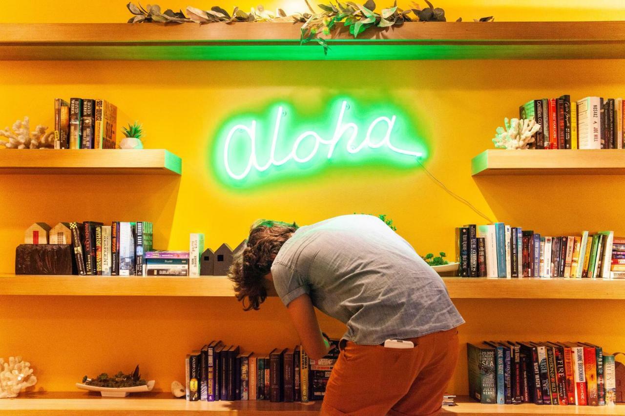 Vive Hotel Waikiki Хонолулу Екстериор снимка